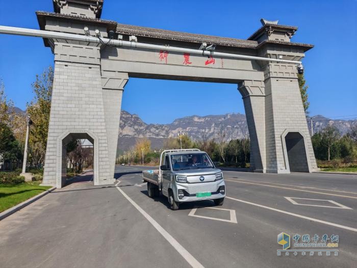 光之所向，车之所往 杨光与祥菱V5的笃定旅程