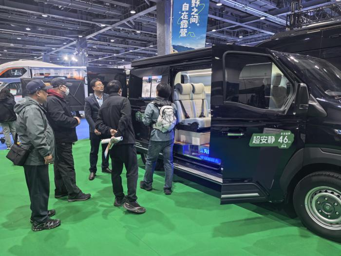 新品重磅集结！中国重汽轻型汽车登陆北京房车展