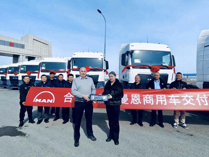 以硬核运力助跑跨境通道 10台曼恩TGX交付鼎盛易嘉