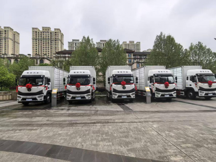 承载更强、动力更稳！欧航智蓝ER纯电超卡批量交付重庆大客户 赋能西南货运绿色高效升级