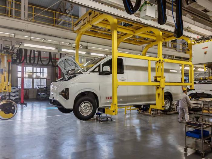 智造时代的底气 从东风福瑞通下线窥东风轻型车的“定制级保障”