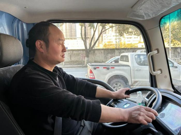 14年重卡老司机的归途：潍柴蓝擎X3，载着对家的牵挂奔赴每一程 ！