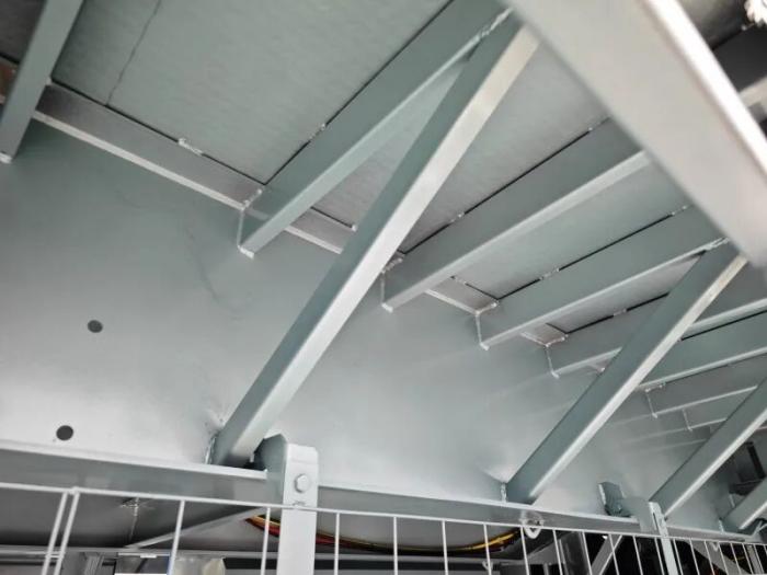 欧阳华俊13米高低板平板半挂车顺利发车！