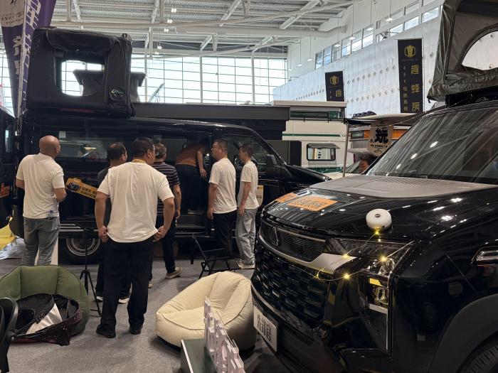 随心而往，畅享户外—中国重汽轻型汽车实力亮相广州房车展