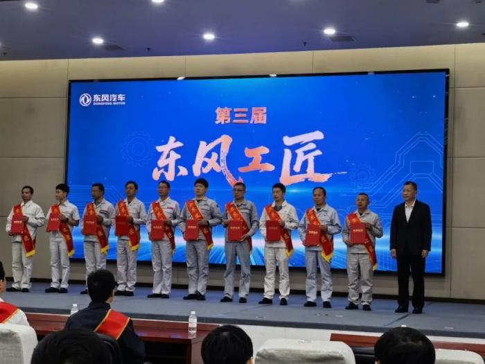 东风工匠安亚军：28年从装调工到技能大师，匠心不褪色