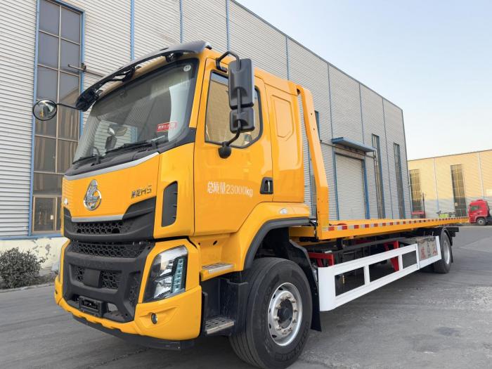 威正百业牌乘龙H523吨超限清障车，专为高速、国道、城市主干道场景量身打造，是23吨级超限重载清障首选，更是路政、交警、救援公司合规高效作业的利器，以硬核实力定义重载救援新标准！