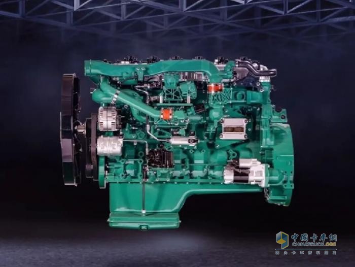 解放J6P经典版 6SM6 LNG牵引车：高效物流新选择