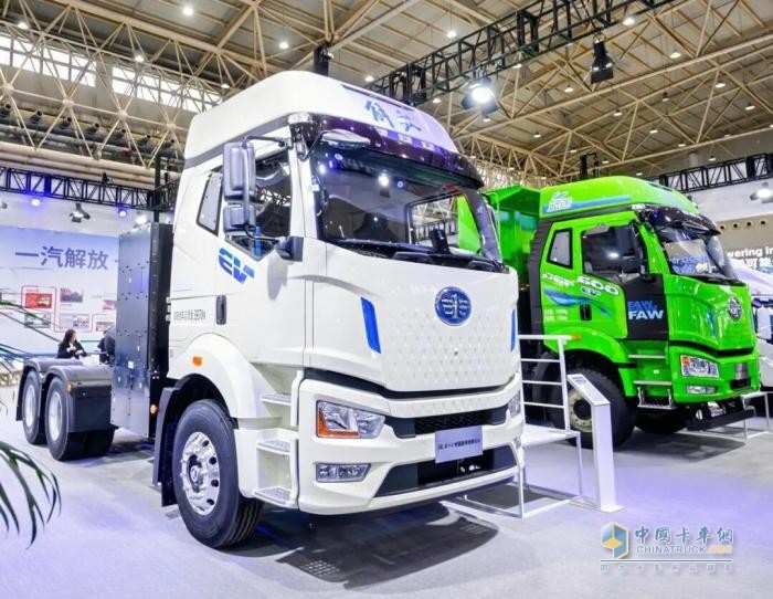 超2万人次！来看，武汉车展解放为啥这么火？