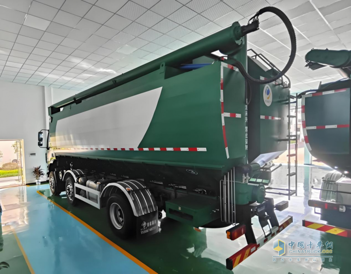 乘龙M3饲料车：山区养殖运输的“硬核搭档”！