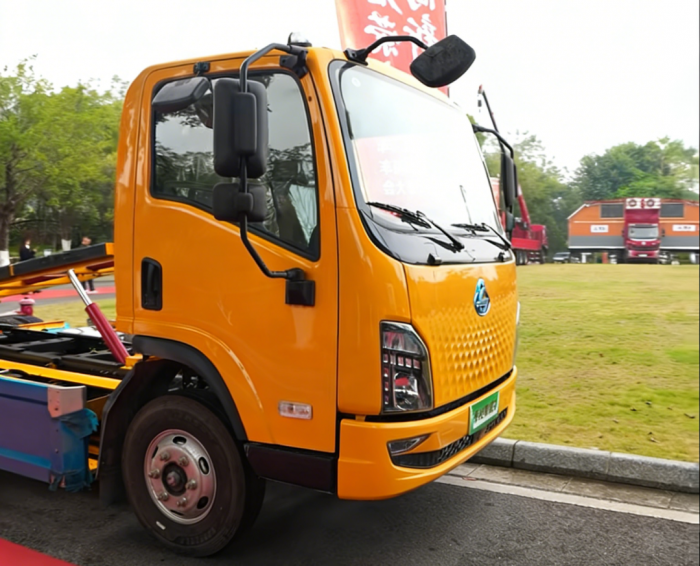 能拉能跑还省心，乘龙翼威2新能源清障车凭什么是“实力派”？