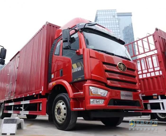 解放J6L精英版大排半载货车：一款能帮你多赚钱的车