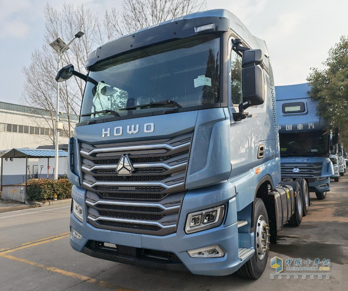 豪沃TS燃气牵引车：省气高效更可靠，这才是卡友想要的实力派