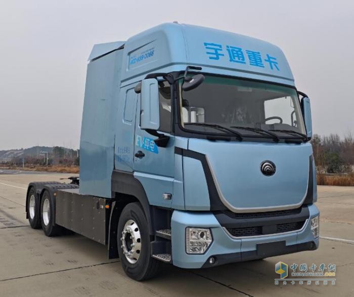 宇通800度大电量亮相 重汽推LNG/电混动 392批次公告仅23款牵引车上榜