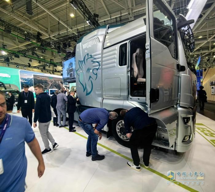 中国重汽海外经销商：不断进步的中国重汽产品，可靠性、节能性不输国外品牌