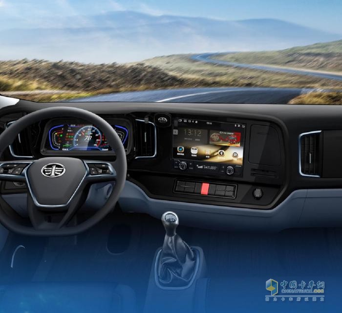 解放J6F复合版LNG载货车:“气”场全开的长跑王,每公里成本低至7毛!