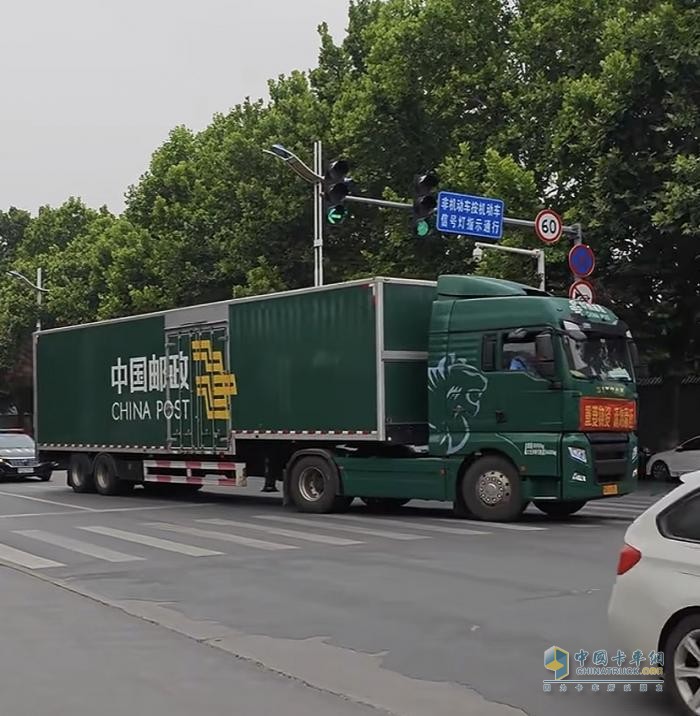 护航梦想征途，礼赞锦绣未来！中国重汽为万千学子高考加油！