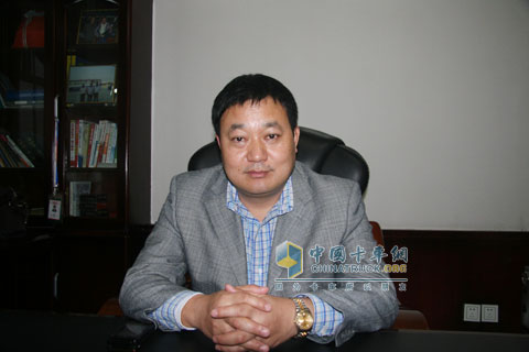 新疆迪灵杰汽车有限公司的雷建国