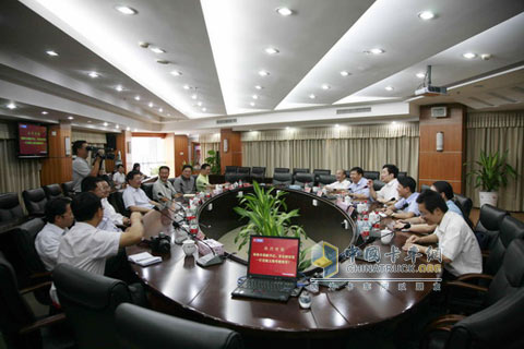 珠海市领导与玉柴会谈