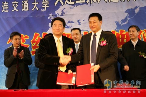 晏平(左)与葛继平(右)签署了合作协议