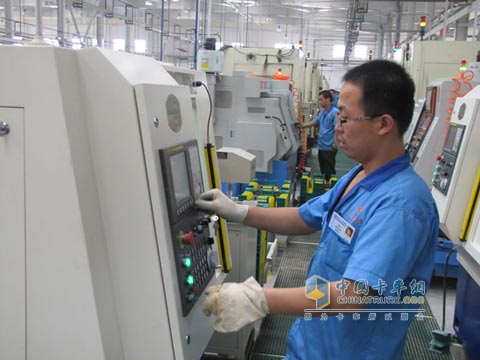 陕西法士特工厂车间一角