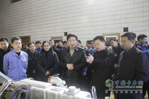 晏平参观玉柴“新技术和样机点火”活动