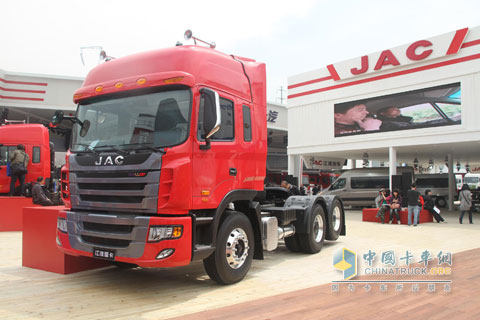 江淮(HFC4251P1K7E33ZTF型号)牵引车在北京车展首次亮相