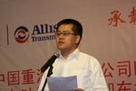 艾里逊变速箱公司卡车销售高级经理杨运生在试驾活动上发