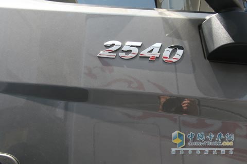 2010北京车展北奔重卡V3系列2540S牵引车