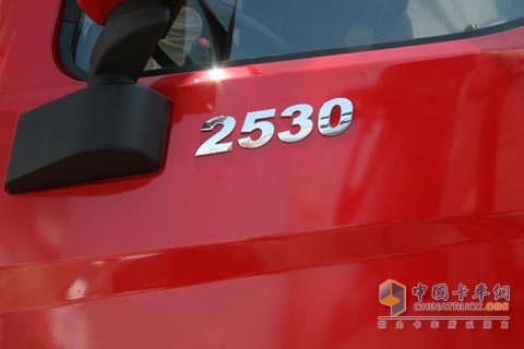 2010北京车展北奔重卡V3系列2530S天然气牵引车