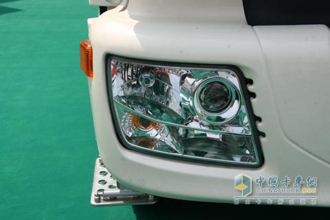 2010北京车展福田欧曼12方搅拌车BJ5253GJB-2局部特写