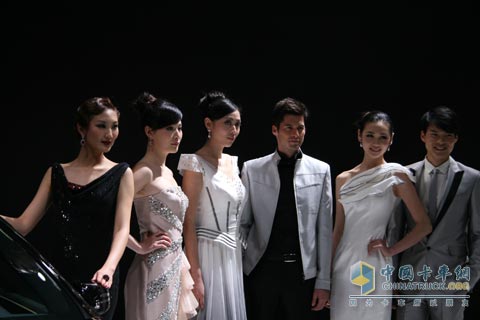 2010北京车展奔驰展台模特