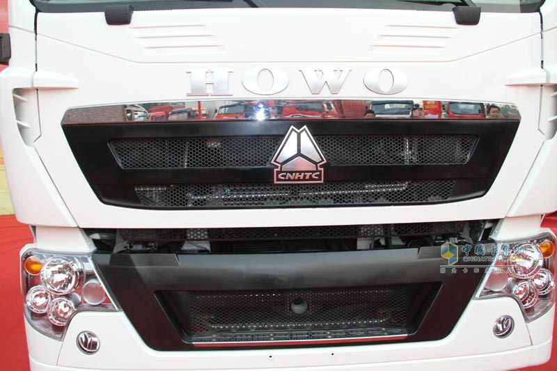 中国重汽HOWO-T5G牵引车高清图