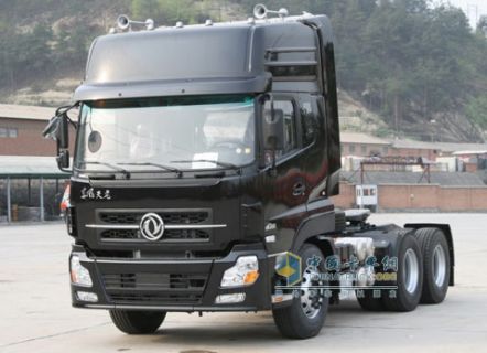 东风 天龙重卡 375马力 6×4 牵引车