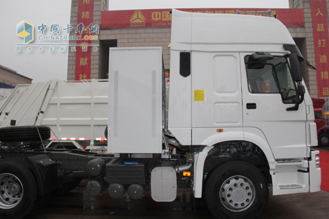 中国重汽 豪沃  4*2 340马力 天然气卡车