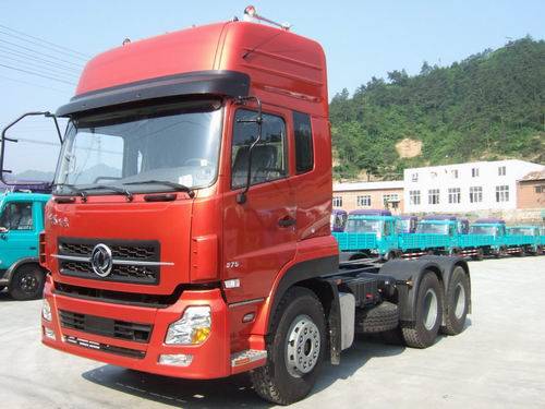 东风天龙2010款轻量化牵引车