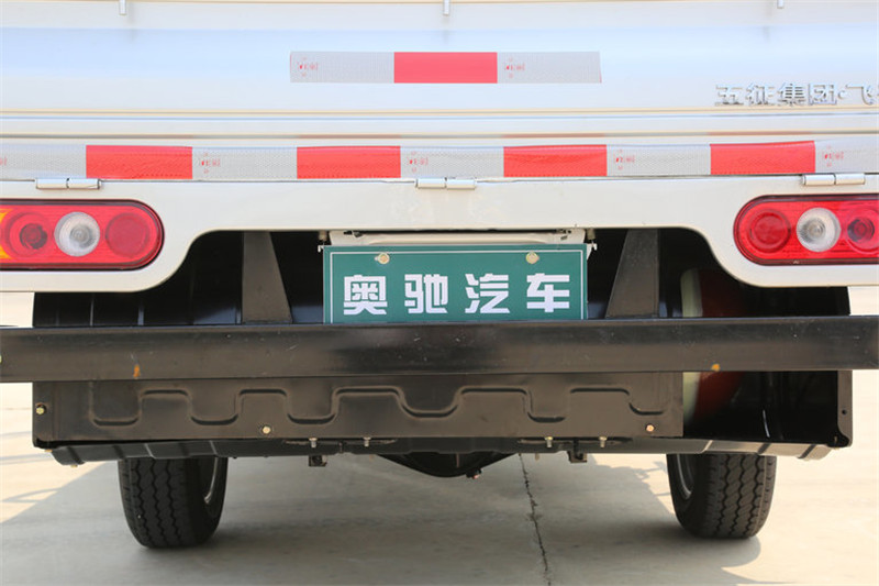 奥驰 M1系列 1.24L 75马力 汽油/CNG 2.7米 4X2 国五双排栏板微卡(FD1027R13Q5-S1)