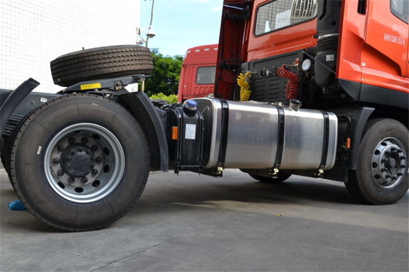 东风商用车 新天龙重卡 385马力 4X2 国四牵引车(DFL4181A8)