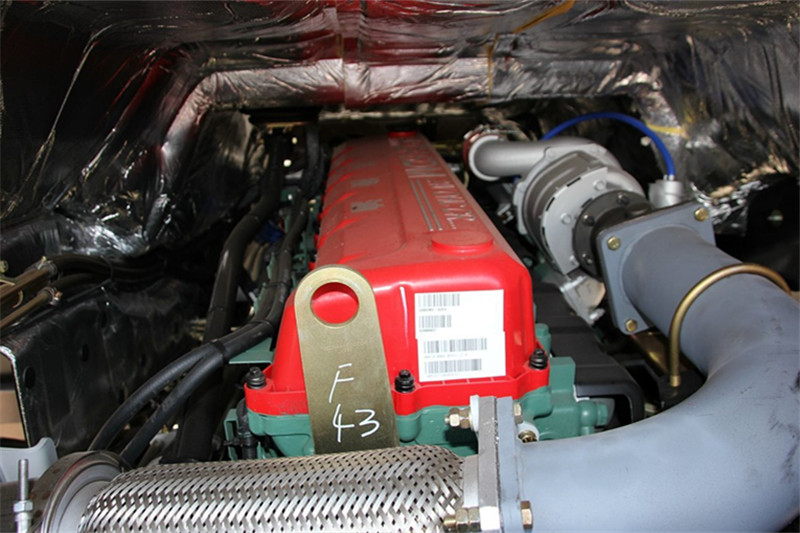 一汽解放 J6P重卡 标载型 420马力 6X2 国五牵引车(CA4250P66K24T3E5)