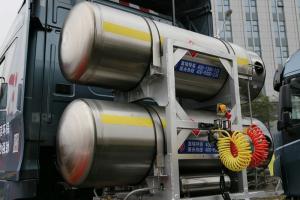 华菱 星凯马重卡 410马力 6X4 LNG 国五牵引车(HN4250NG38C9M5)