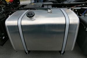 华菱 星凯马重卡 420马力 6X4 国五危险品牵引车(HN4255A42C3M5)
