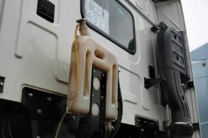 华菱 汉马H6重卡 345马力 4X2 国五牵引车(HN4180H33C6M5)