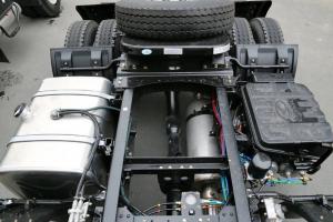 华菱 汉马H6重卡 375马力 6X2 国五牵引车(HN4250H33B8M5)