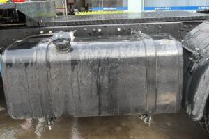 华菱重卡 重载型 375马力 6X4 国五牵引车(HN4250B43C4M5)