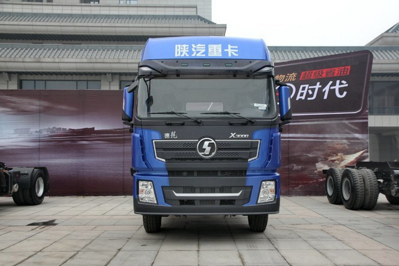 陕汽重卡 德龙X3000 超强版 550马力 6X4 国五牵引车(SX42584Y324)