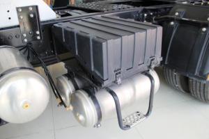 陕汽重卡 德龙F3000 380马力 6X4 国四LNG牵引车(SX4258NT384TL)