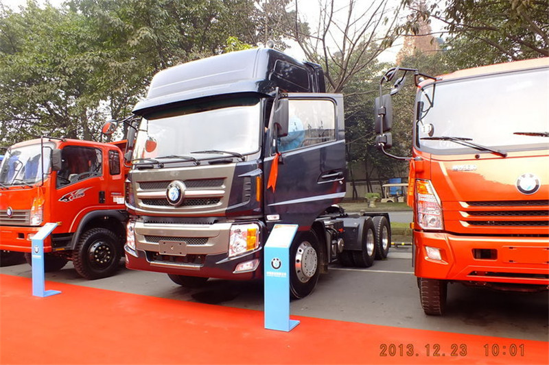 重汽王牌 W5G重卡 375马力 6X4 国四牵引车(CDW4250A1T4)