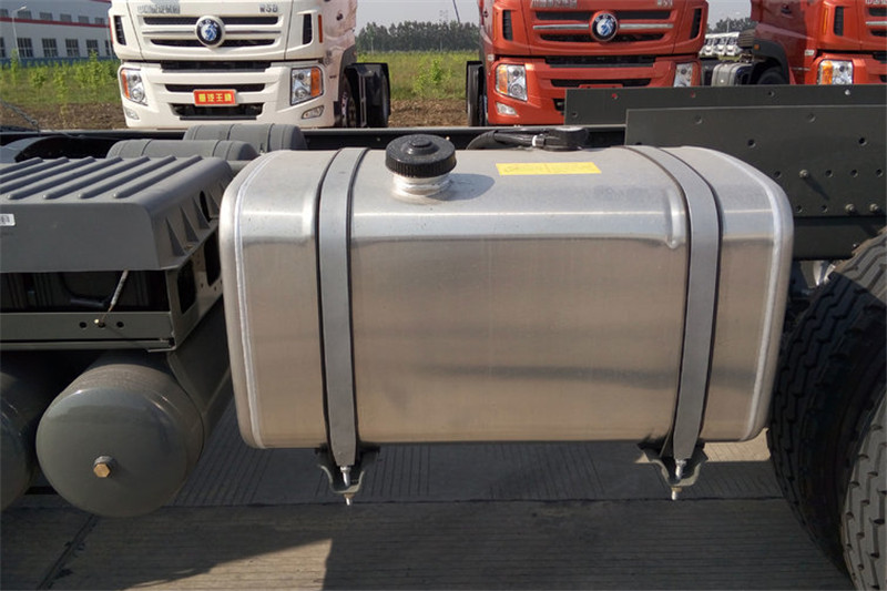 重汽王牌 W5B-H重卡 310马力 8X4 6.8米 国五自卸车(CDW3310A1S5)