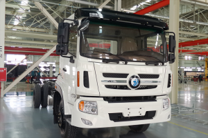 重汽王牌 W5D-M中卡 180马力 4X2 6.8米 国四仓栅式载货车(CDW5161CCYA1N4L)