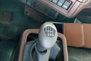 重汽王牌 W5D-M中卡 180马力 4X2 6.8米 国四仓栅式载货车(CDW5161CCYA1N4L)