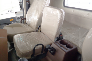 重汽王牌 W5D-M中卡 180马力 4X2 6.8米 国四仓栅式载货车(CDW5161CCYA1N4L)